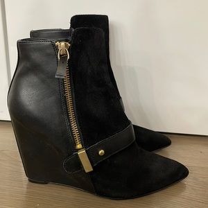 William Rast super sexy boots in size 6, 4 inch heel. Worn once